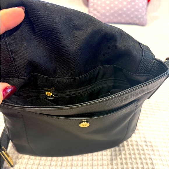 Vince Camuto crossbody leather bag! - Picture 3 of 7